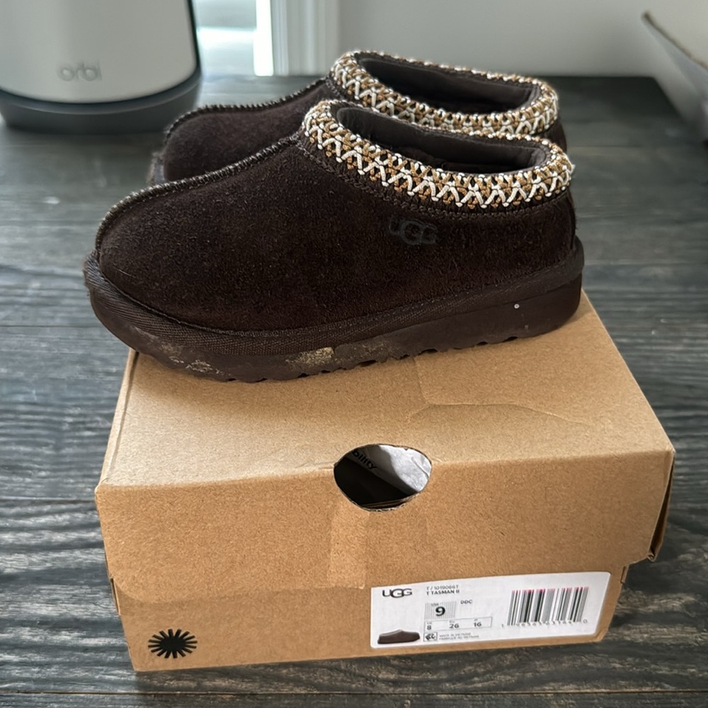 UGG Tasman cocoa size 9 toddler with box